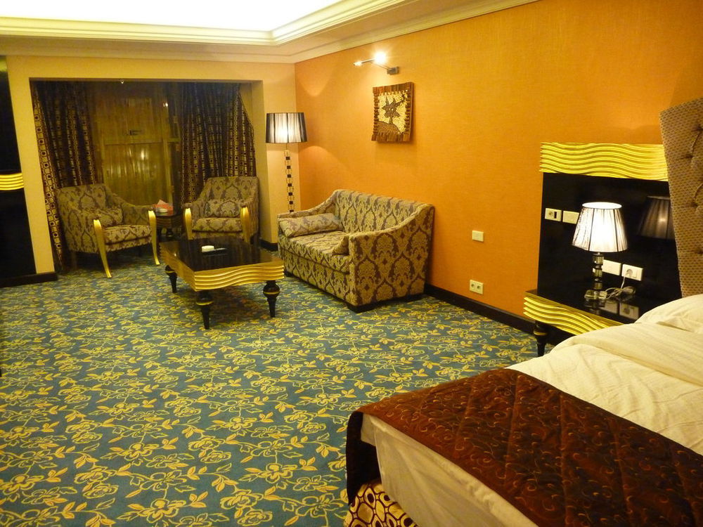 Basra International Hotel Værelse billede
